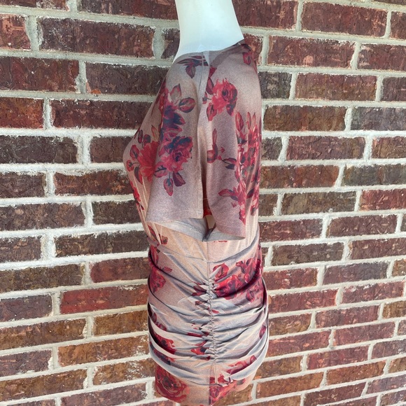 Ladies Maurices Rose Print Form Fitting Stretch Ruched Side Top Size Small - Picture 8 of 13